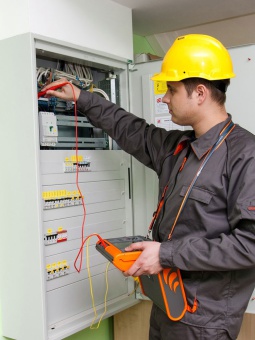 Измеритель параметров электробезопасности электроустановок MPI-520